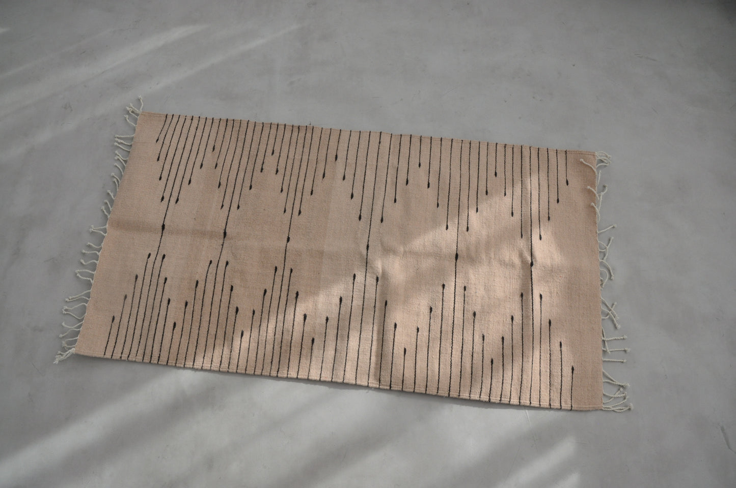 サポテックラグ(143×77cm、ベージュ)